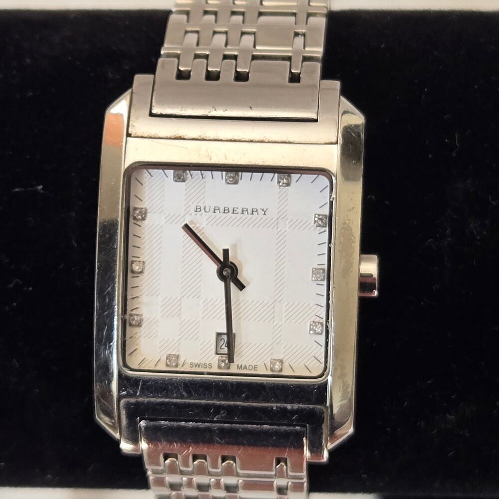 Burberry Women's Nova Check BU1583 Watch Stainless Steel Diamond New Battery